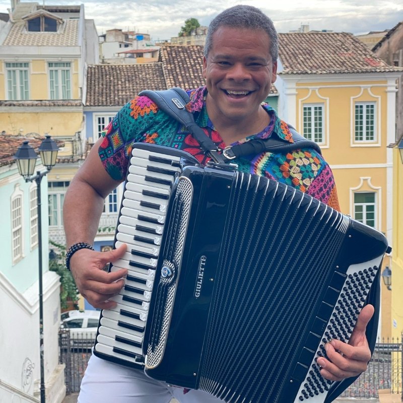Cantor, compositor e sanfoneiro Júlio César grava clipe da canção “Eu tô que tô”, no Santo Antônio Além do Carmo