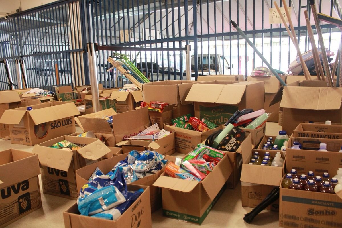 Colégio São Paulo entrega quase meia tonelada de doações para instituições sociais após gincana estudantil